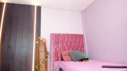AISHA  MOORE online show from June 2026 07:31:01 PM