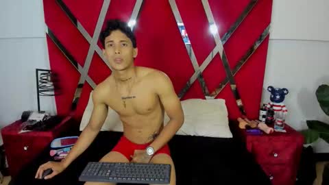 aishaxht online show from April 2026 08:44:01 PM