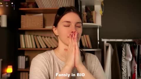 Aliza online show from November 2025 01:05:02 AM