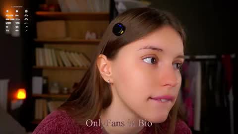 Aliza online show from November 2025 01:19:02 AM