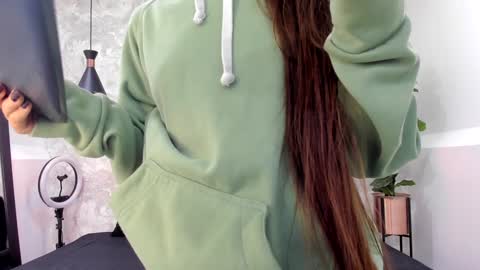 little aitana  online show from January 2025 03:17:02 PM