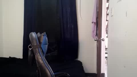 aj_daksxx online show from April 2026 05:54:01 AM