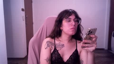 Snapshot of akamedolle chatting on October 2025 03:20:01 AM Veronica Akame 3 online show from October 2025 03:20:01 AM