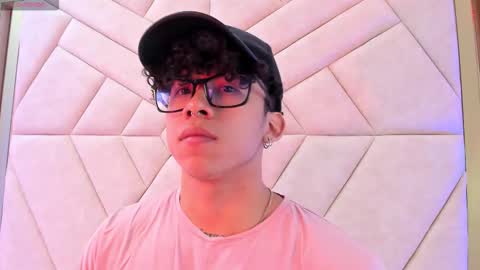 akazaboy online show from November 2025 04:18:01 AM