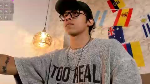 Snapshot of akazaboy chatting on June 2026 05:34:01 AM akazaboy online show from June 2026 05:34:01 AM