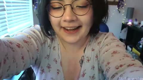 Aki . online show from October 2025 08:53:02 PM