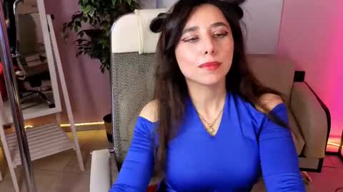 help me reach 25 thumbs up online show from October 2025 04:07:02 PM