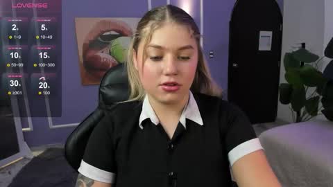 Alaia online show from November 2025 02:19:01 PM