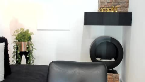 Snapshot of alaiasmile_ chatting on January 2025 12:06:02 PM online show from January 2025 12:06:02 PM