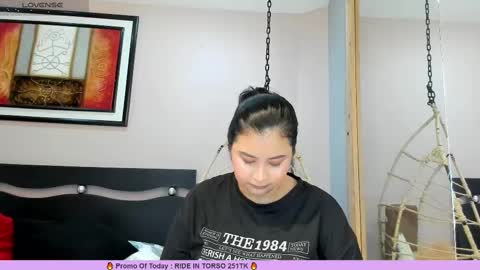 Snapshot of alaiasmile_ chatting on February 2025 12:05:02 PM online show from February 2025 12:05:02 PM
