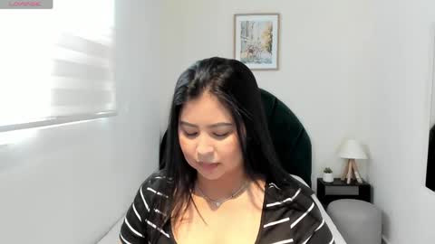 Snapshot of alaiasmile_ chatting on May 2026 05:08:02 PM online show from May 2026 05:08:02 PM