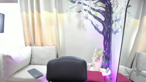 Snapshot of alaiasmile_ chatting on May 2026 04:37:02 PM online show from May 2026 04:37:02 PM