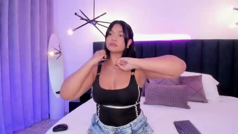 Alaia online show from April 2026 07:40:02 PM