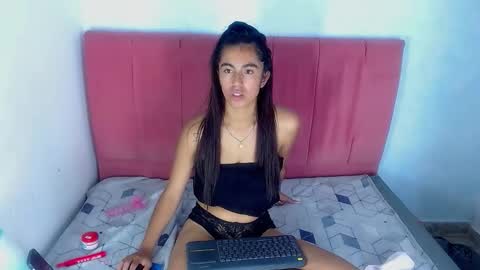 alaikaforerocm101 online show from March 2026 12:48:02 AM