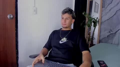 alan__smith online show from November 2025 07:54:01 PM