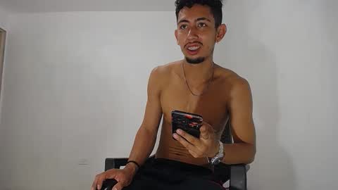 Snapshot of alan_gay chatting on October 2025 12:06:01 PM Alan online show from October 2025 12:06:01 PM