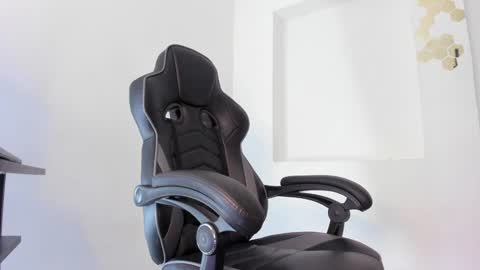 Snapshot of alan_muscle chatting on January 2025 10:10:02 AM Alan online show from January 2025 10:10:02 AM