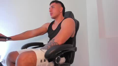 Snapshot of alan_muscle chatting on February 2025 06:09:01 AM Alan online show from February 2025 06:09:01 AM