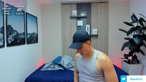 Alan  Kevin can we reach 100 thumbs up please guys  online show from March 2026 07:00:02 PM