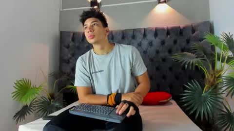 Alan online show from November 2025 12:52:01 PM