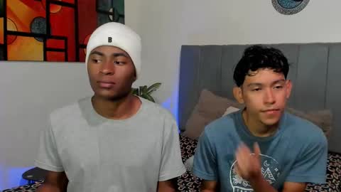 Alan and Criss - WE JUST FRIENDS WITH BENEFITS BOTH VERS online show from November 2025 04:00:01 AM