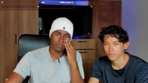 Snapshot of alan_scot chatting on May 2026 10:06:01 PM Alan and Criss - WE JUST FRIENDS WITH BENEFITS BOTH VERS online show from May 2026 10:06:01 PM
