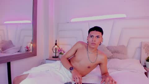 Alan Whitee online show from March 2025 11:16:02 PM