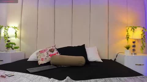 Rousee  online show from December 2025 01:54:01 AM