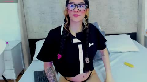 Snapshot of alana_vera chatting on June 2026 07:20:01 PM Alana Vera online show from June 2026 07:20:01 PM