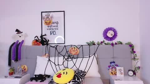 Alanaa  online show from October 2025 11:59:02 PM