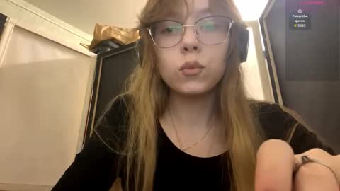 Stella online show from October 2025 03:02:02 PM