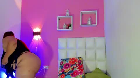 Snapshot of alanna_hot3 chatting on May 2026 07:33:01 PM Ana online show from May 2026 07:33:01 PM