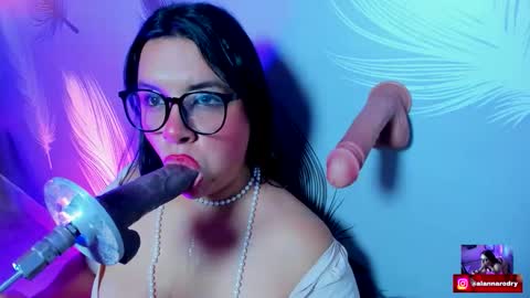 Snapshot of alanna_sloppy chatting on September 2025 06:52:01 PM alana silver online show from September 2025 06:52:01 PM