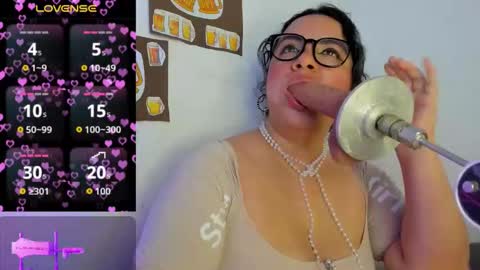 Snapshot of alanna_sloppy chatting on October 2025 04:57:02 PM alana silver online show from October 2025 04:57:02 PM