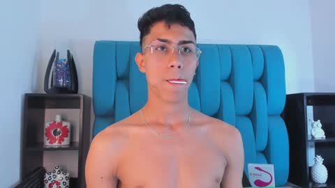 Snapshot of alannaughty_ chatting on December 2024 08:39:01 PM alannaughty_ online show from December 2024 08:39:01 PM