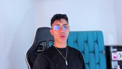 Snapshot of alannaughty_ chatting on February 2025 09:17:01 PM alannaughty_ online show from February 2025 09:17:01 PM