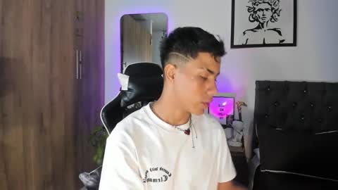 Snapshot of alannaughty_ chatting on January 2026 11:42:01 PM alannaughty_ online show from January 2026 11:42:01 PM