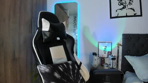 Snapshot of alannaughty_ chatting on March 2026 12:06:01 AM alannaughty_ online show from March 2026 12:06:01 AM