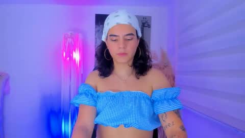   online show from October 2025 02:01:02 PM