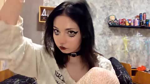 Im Katrina online show from November 2025 04:41:01 PM