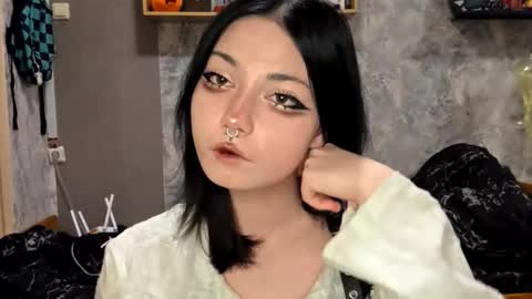 Im Katrina online show from November 2025 05:00:02 PM