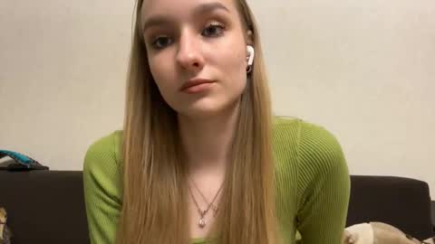 Snapshot of albinaallgood chatting on February 2026 07:33:02 PM Lina online show from February 2026 07:33:02 PM