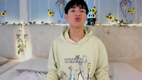 ale_aurarashi online show from December 2025 04:50:01 AM