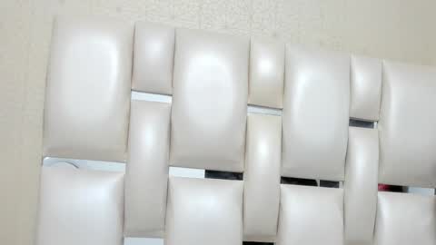 aleanders  online show from October 2025 12:22:02 PM