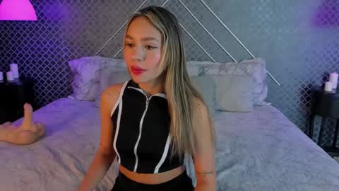 aleja_bloom online show from October 2025 12:13:02 PM