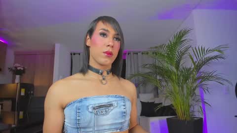 Snapshot of alejaevangeline chatting on February 2025 01:35:01 AM A L E J A N D R A online show from February 2025 01:35:01 AM