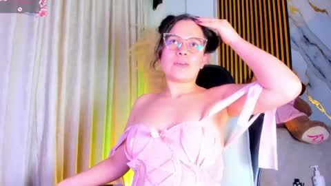 Snapshot of alejagarcia_ chatting on May 2026 01:57:16 AM CUTE ALEJA online show from May 2026 01:57:16 AM