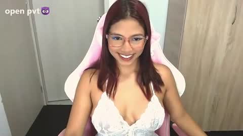 Snapshot of alejaharker chatting on June 2026 10:21:02 PM Aleja Harker online show from June 2026 10:21:02 PM