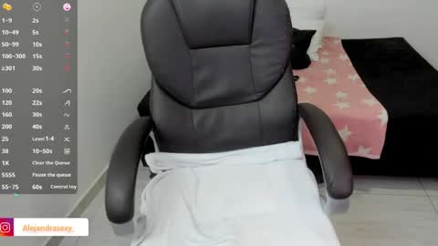 alejandra online show from April 2026 09:49:02 PM