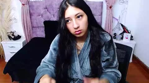 Snapshot of alejandracastr chatting on October 2025 11:13:02 AM ALEJANDRA online show from October 2025 11:13:02 AM
